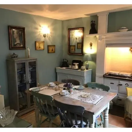 Tubbs Mill House 3*